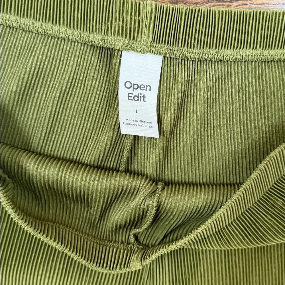 Open Edit Short Set Size Large - Picture 6 of 7